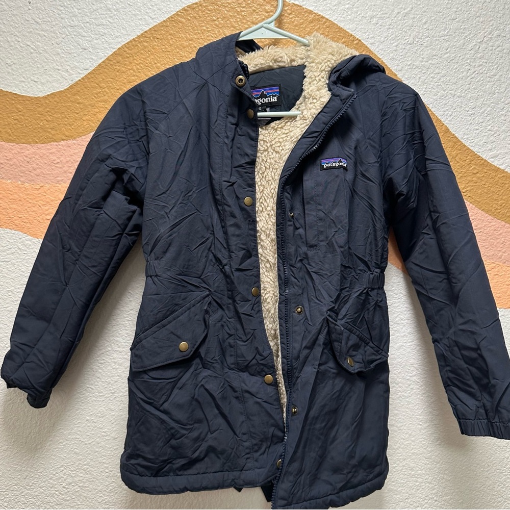 Patagonia Girls' Insulated Isthmus Parka - navy - 10